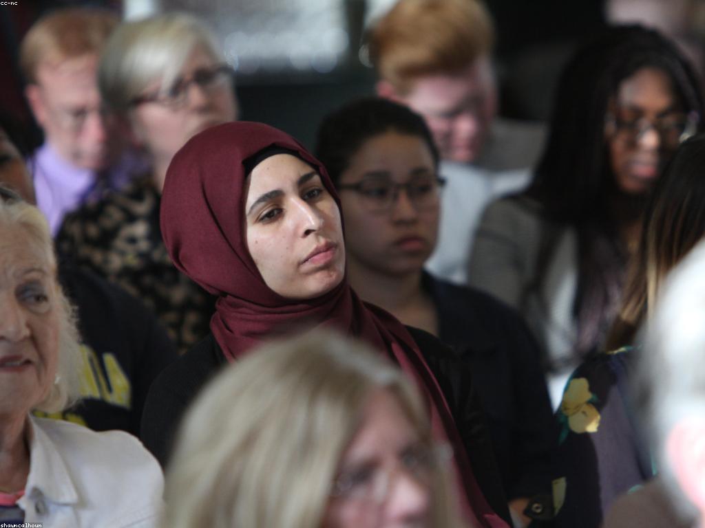 ដំណឹងនិងយុទ្ធសាស្ត្រ: ជនជាតិដំណើរការនៅក្នុងសម័យឌីជីថល