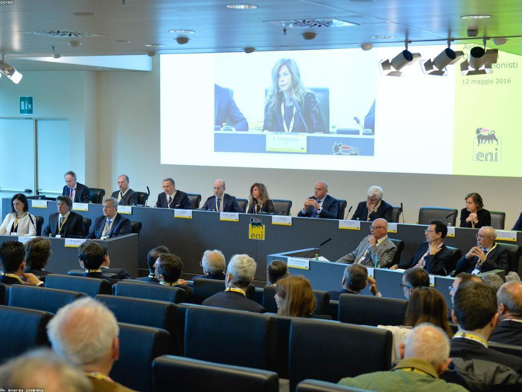 យុទ្ធសាស្ត្រ ច្បាស់ល claridad សម្រាប់ការគ្រប់គ្រងដំណឹង